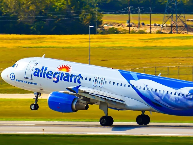 Allegiant Air Airbus A320 with dolphin tail livery