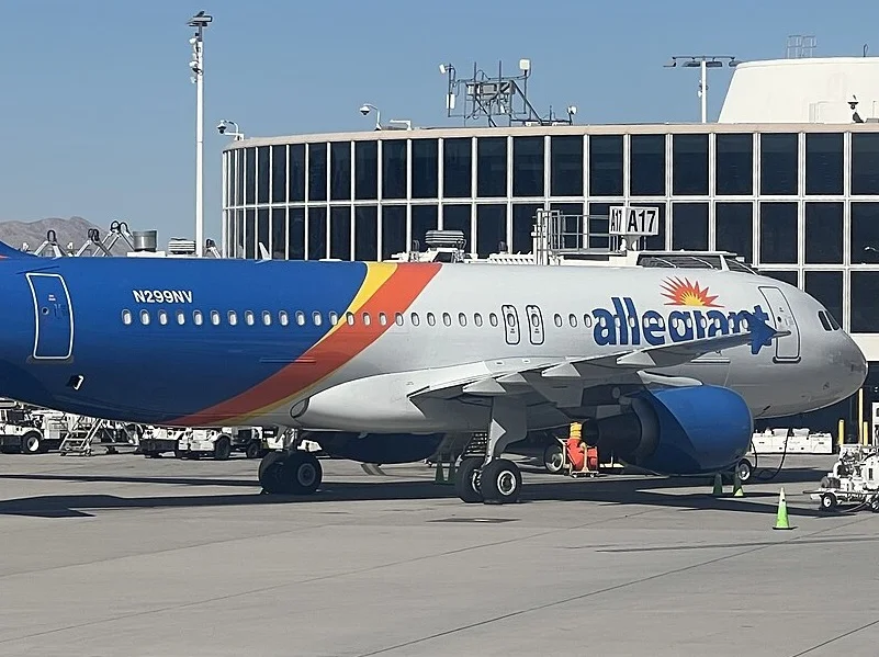 Allegiant Air Airbus A320 at the gate