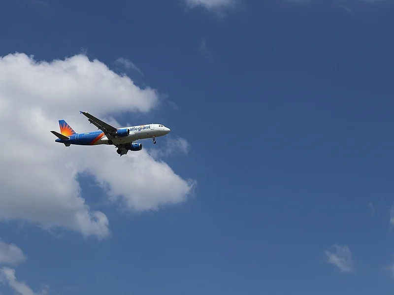 Allegiant Air Airbus A320 on landing