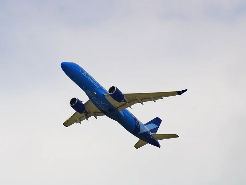 Breeze Airways Airbus A220-300 on takeoff