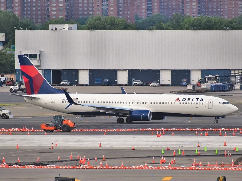 Delta Air Lines Boeing 737-900ER