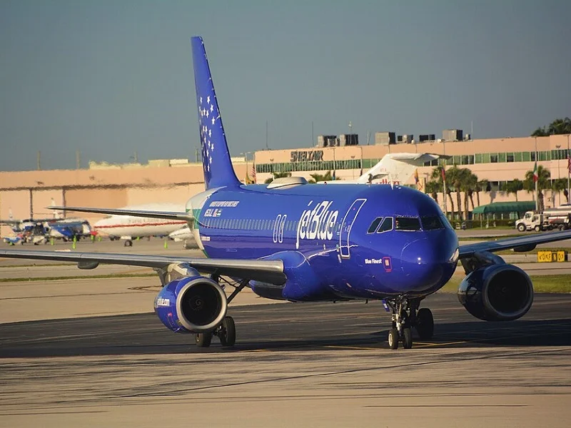 JetBlue Airways Airbus A320-200 taxiing