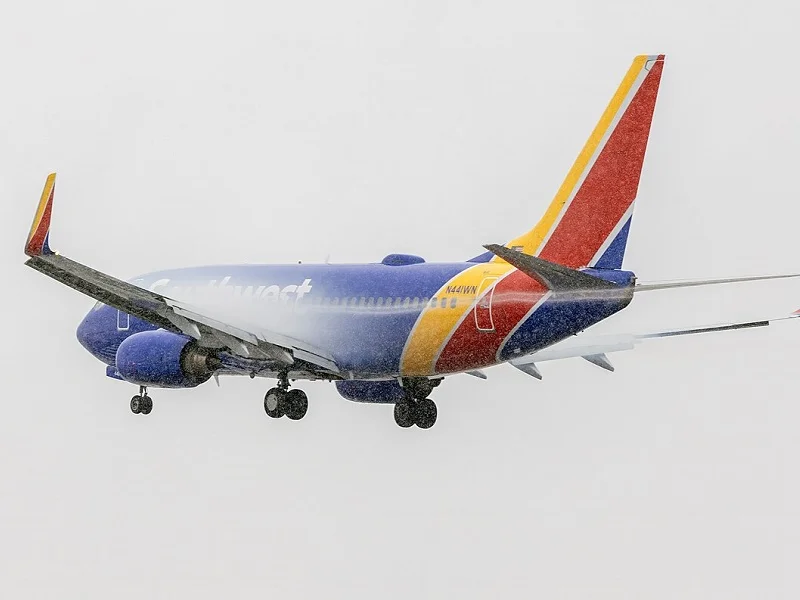 Southwest Airlines Boeing 737-700 on landing