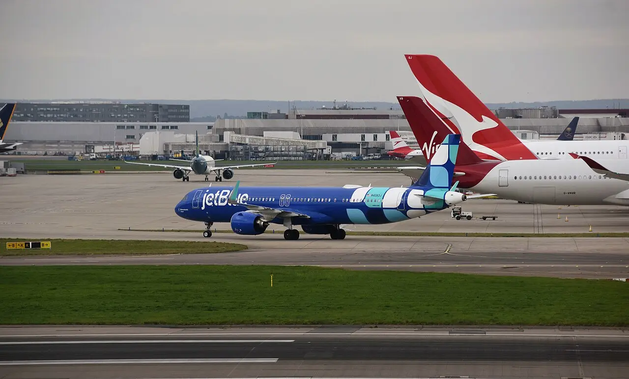 JetBlue Airways Airbus A321 taxiing at London Heathrow Airport
